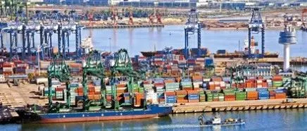 天津港集团发布客户告知书：离津货车司机需出示“一码两证”，可在码头堆场办理