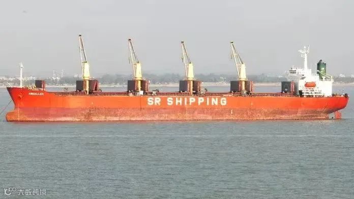 航运危机持续，一货船被20名海盗劫持！索马里海盗再次回归？