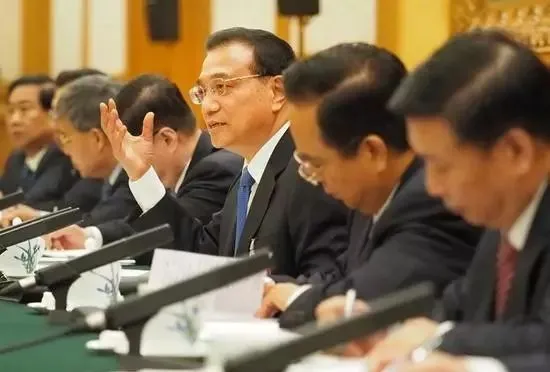 中国下调2017年经济增速目标