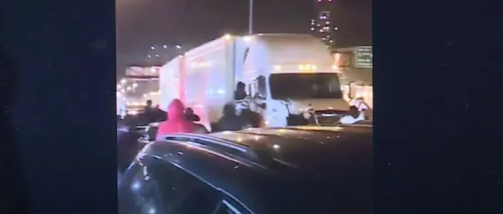 暴乱持续，多地实施宵禁，美国货物面临严重延误，货代物流企业发出紧急预警！