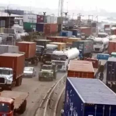 中远海运马士基先后发布正常挂靠尼日利亚的通知，但是.......