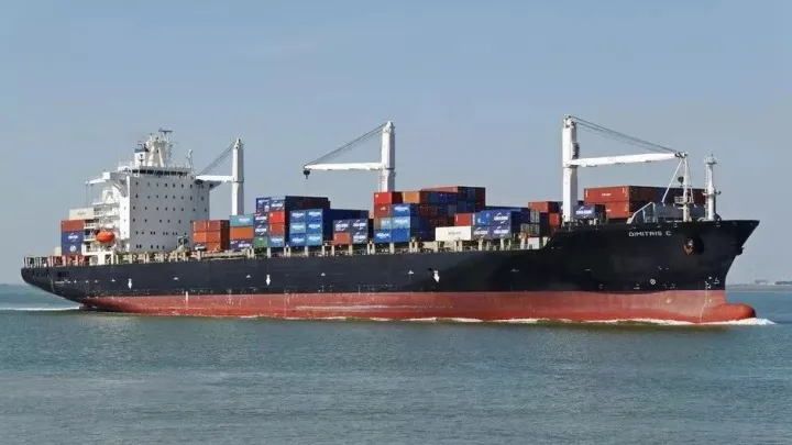 这个春节长假，欧洲有点乱，马士基，MSC，CMA和HPL的集装箱船都遇到点麻烦事！