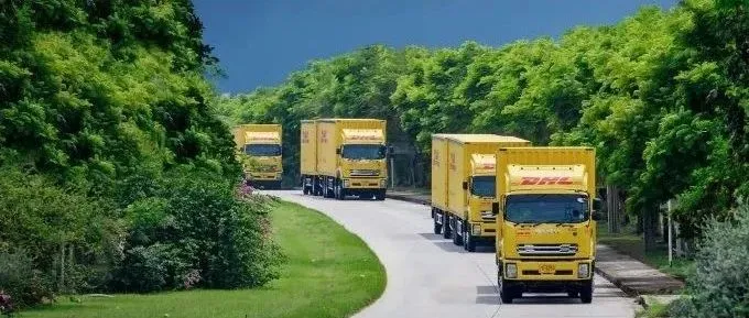 继船公司暂停预订后，多家大型物流公司也宣布暂停对俄罗斯的服务