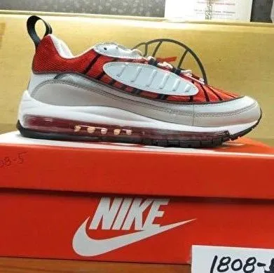 美国海关查获价值百万假耐克，Made in东莞！谁接了这票货