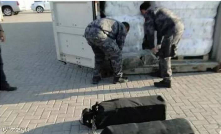 马士基一集装箱船查出130公斤毒品