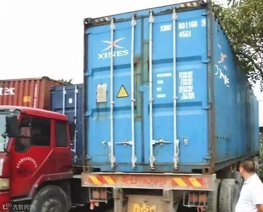集装箱拉运800多万件假证,重量超20吨,这个假证商贩有点厉害