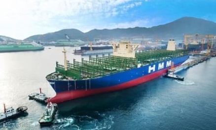 亚欧航线运力将增加12.8万TEU,该航运公司提前部署8艘万TEU新船,加强在联盟中的地位