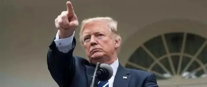 三弹连发，特朗普连任要黄了，中美贸易战快停了？