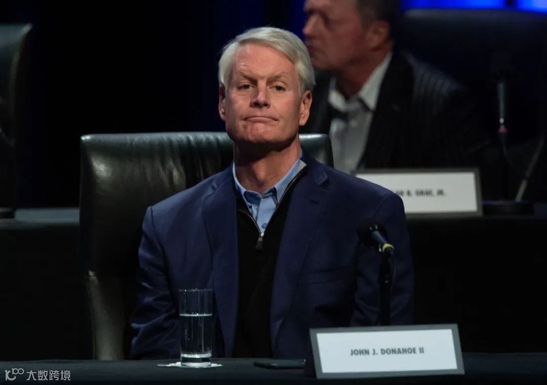 一跨国巨头扛不住了？裁员扩大40%！离职赔偿17亿，100多名副总已被解雇