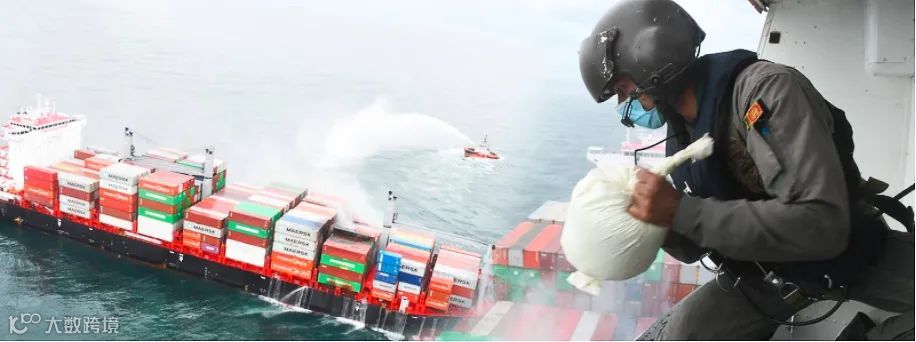 惨!集装箱船连烧5天后爆炸!箱子被大火灾吞噬还有8个落海,已宣布共同海损!