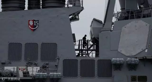 这个周末不太平，驳船事故致31集装箱落水！美驱逐舰再次发生撞船事故！！