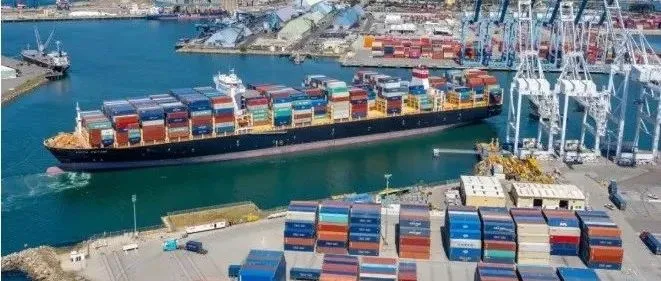 长滩港负责人：在接下来六个月内，希望港口能恢复“常态”