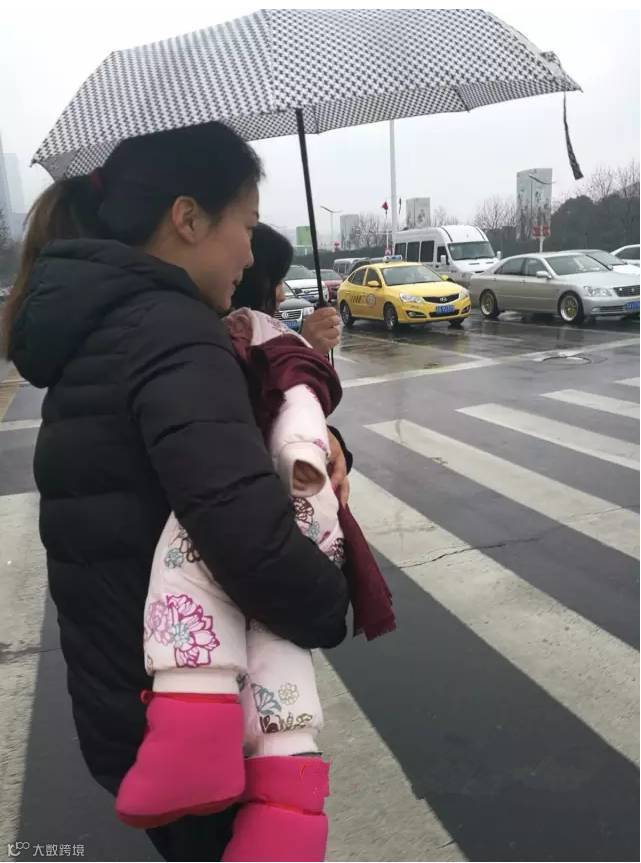 头条丨昨有中国老兵被印度滞留50多年,今有23名中国船员被印度扣押50多天食物短缺情况告急!