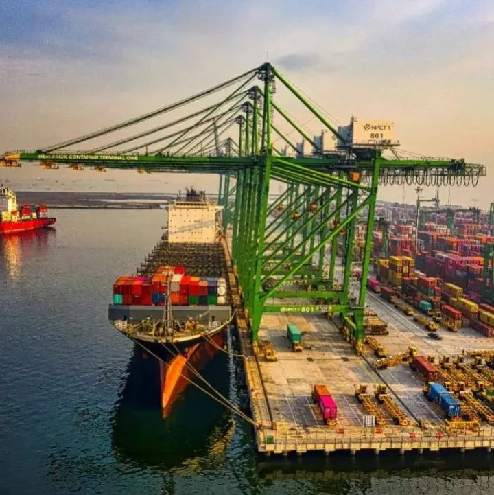 拥堵延误持续，如何随时随地掌握船期，实时跟踪货物？