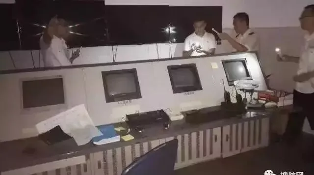 带你看：14级台风中的海关现场