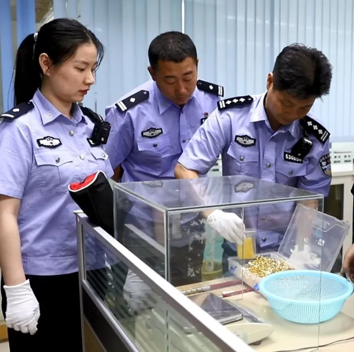 虚假出口智能产品骗取退税1012.87万，12名涉案人员被依法起诉！