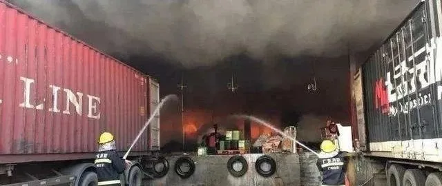 震惊！8吨非法转运高危化学品被查，物流行业总有要钱不要命的！