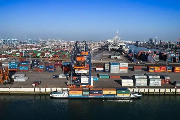鹿特丹港2016年盈利2.2亿欧元