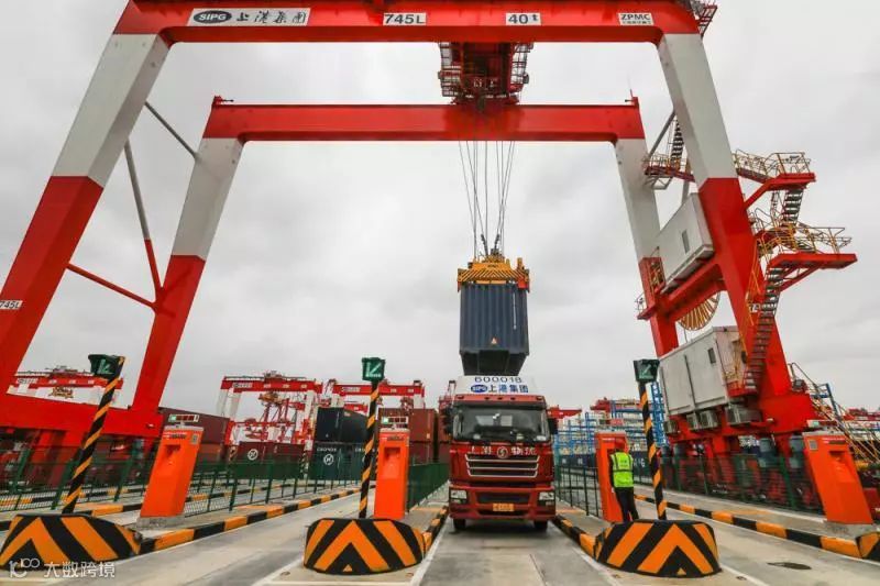 上海洋山四期自动化码头开港在即，“魔鬼码头”魔性何在？