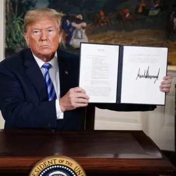 特朗普一纸签文给了船公司两记“耳光”,但买单的却是外贸和货代企业!