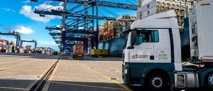 饱受异议，为缓解长期的拥堵，这个欧洲大港更改码头车辆预订