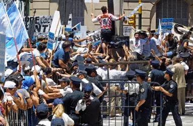 注意丨这个南美大国货币严重贬值利率飙升至惊人的40%，外贸货代企业须留意巨大的收款风险！