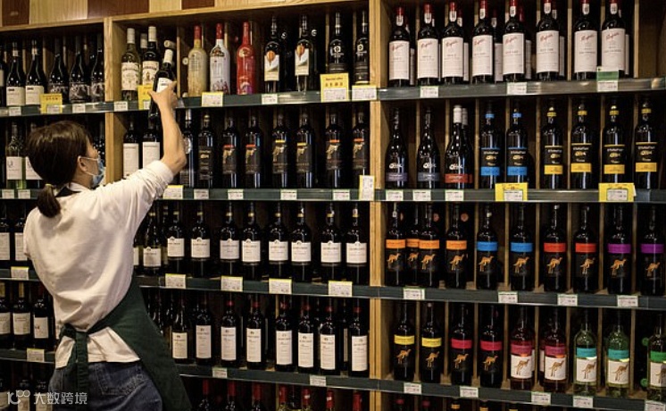 中澳贸易对峙“升级”！超60艘澳洲货轮滞留中港！中拟限制澳多个产业进口！