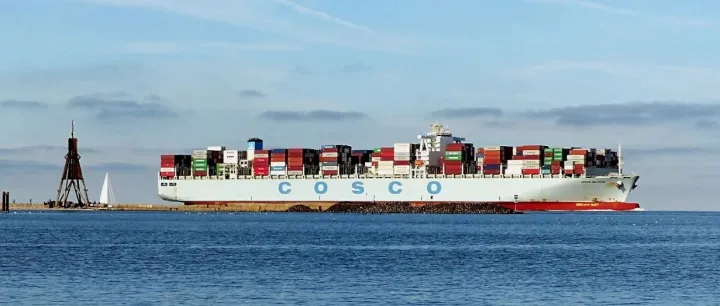 中远海控200亿元订造12艘24000TEU集装箱船！收购上港集团及广州港部分股份