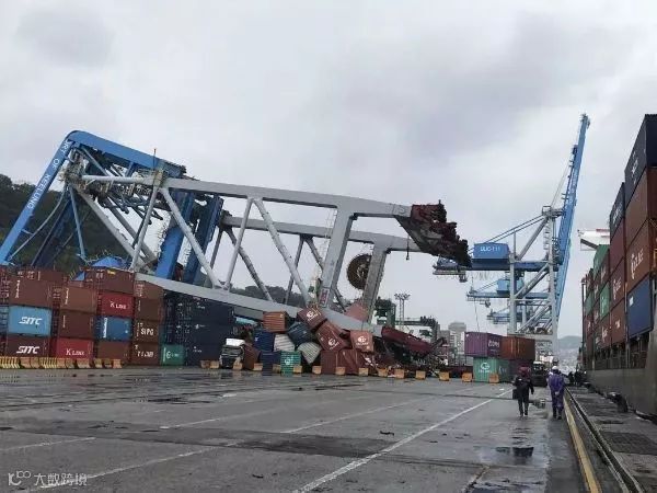 达飞旗下集装箱船撞上码头导致货柜受损船舶被扣，船期已出现严重延误！