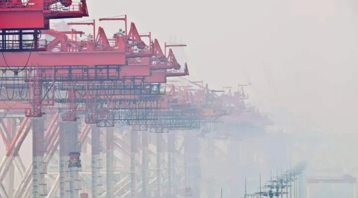 提醒丨恶劣天气影响，11月多家船公司多条航线取消挂靠港或临时调整船期！