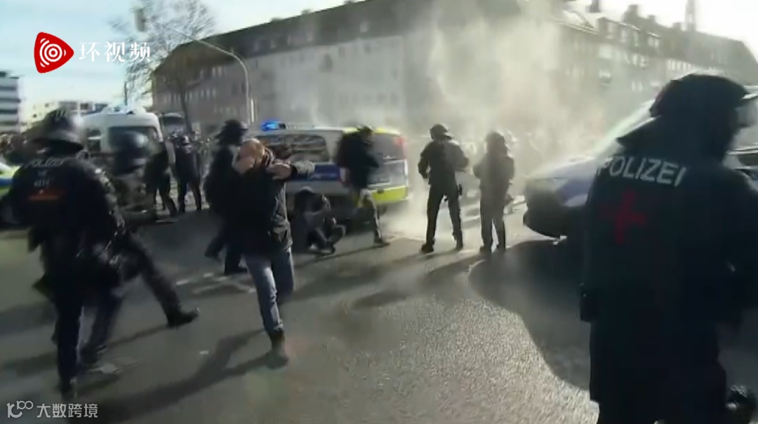 外贸预警！美国多地游行集会，德国、英国上万人反疫情封锁大游行！这些港口被进口货物挤爆……