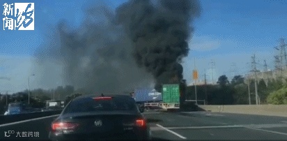 突发！6辆集装箱卡车相撞！现场浓烟滚滚，道路一度封闭