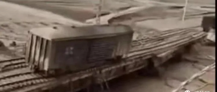 突发！暴雨泥石流冲毁铁路线，中欧班列全线紧急临时停运！