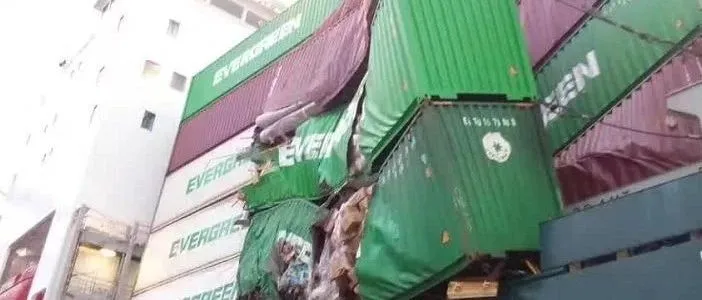 重大突发！中远海运和长荣集装箱船相撞，货物受损船期延误，曾挂靠厦门广州深圳多个港口！