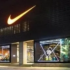 一跨国巨头扛不住了？裁员扩大40%！离职赔偿17亿，100多名副总已被解雇