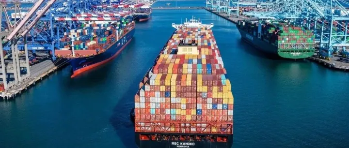 奥密克戎致劳动力短缺，码头工人劳工合同谈判在即，将加剧美西港口拥堵