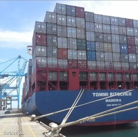 船长被害、海盗袭击、机械故障！三起不同的集装箱船事故，却都是马士基的船！