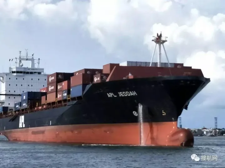 突发丨集装箱船APL Jeddah失控撞上码头，船舶和码头均受损严重！