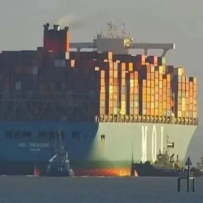 突发！一艘满载中国货物的超大型集装箱船发生故障，船期严重延误