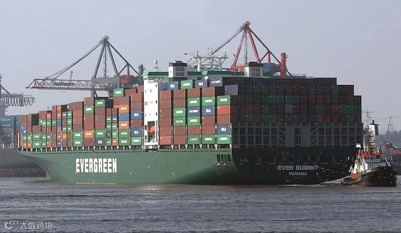 突发事故丨海洋联盟大型集装箱船被港口岸桥砸中,曾停靠上海宁波青岛深圳港船期面临严重延误!