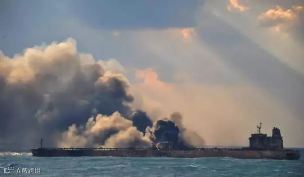 东海事故追踪：油轮爆燃，发现1具遗体，专家解读事故影响