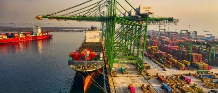 注意！该大港1900名工人开始为期8天的罢工，供应链受严重影响，船公司调整船期取消挂靠