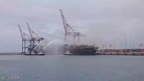 突发丨上海宁波和华南的货代及货主留意，APL这艘集装箱大船突发大火燃烧近20个小时仍未扑灭！！