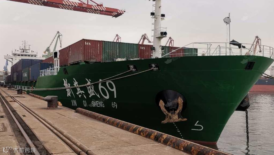 重大突发丨两艘集装箱船相撞,船员遇险超650个集装箱随船沉没,长江口航道紧急封航!