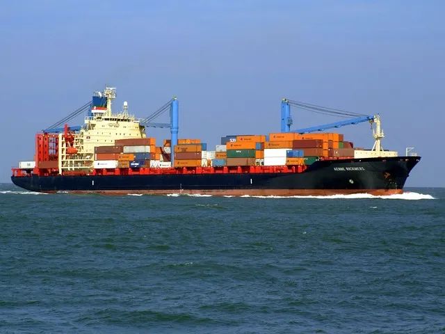 海运费大幅下滑！美西、美东狂跌！预计欧线将下跌超70%？