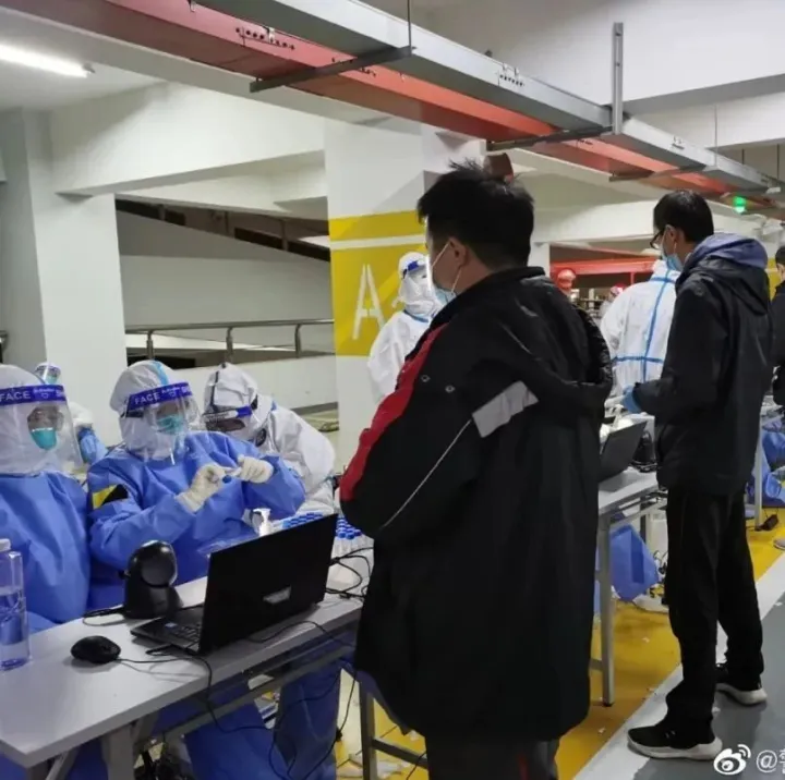 浦东机场UPS货运人员确诊！各货运站人员连夜检测，货运影响持续