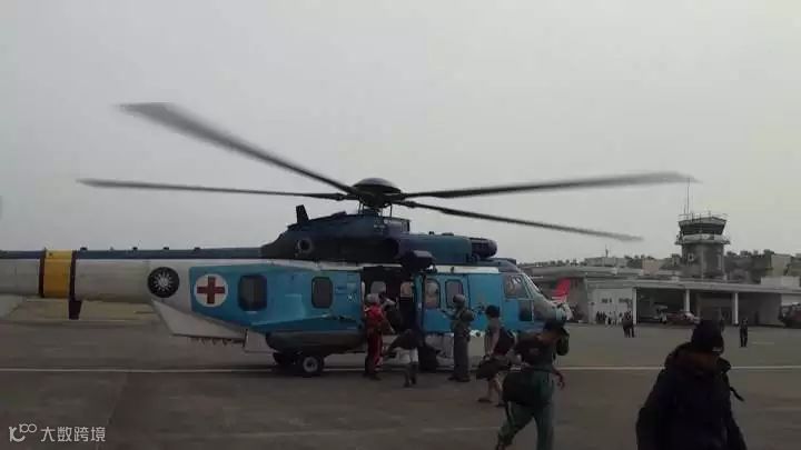 台湾海域再次发生船舶沉没，船上载有85个冻柜！