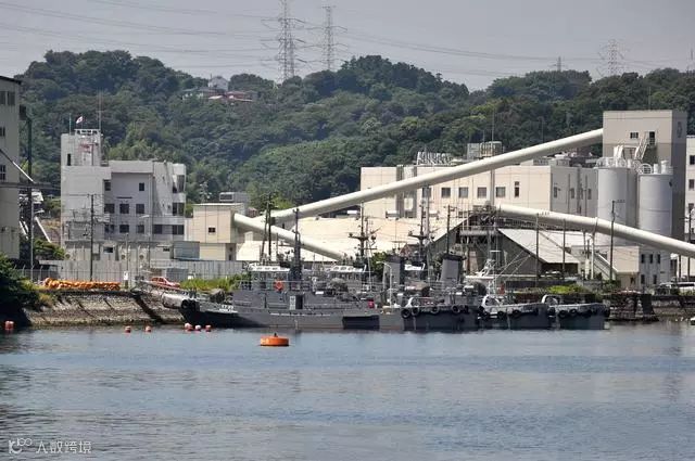 这个周末不太平，驳船事故致31集装箱落水！美驱逐舰再次发生撞船事故！！