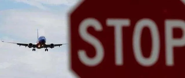 美国突然宣布暂停中国航班，空运看涨海运或将迎来大爆仓，外贸出口再次承压！