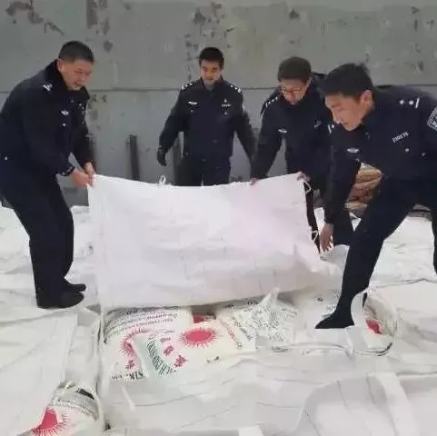 南京海关查获走私白砂糖700余吨！